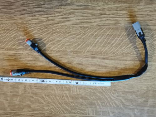 Y-Kabel mit vergossenen Steckern